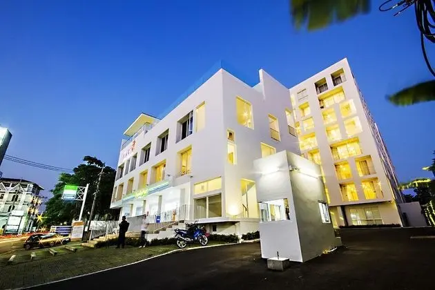 Karin Hotel & Serviced Apartment - Dış Mekan