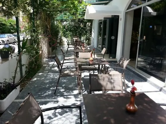 Karis Hotel - Dış Mekanlar