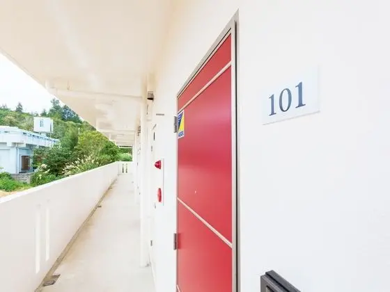 Kariyushi Condominium Resort Kin Yaka Seaside - Lobi