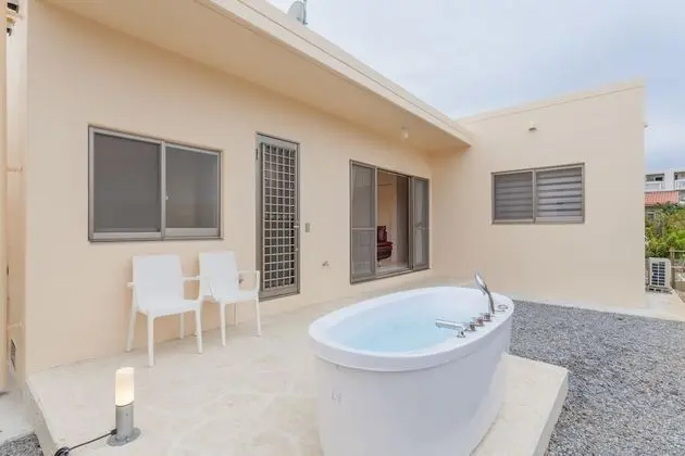 Kariyushi Condominium Resort Nago RB Villa - Havuz