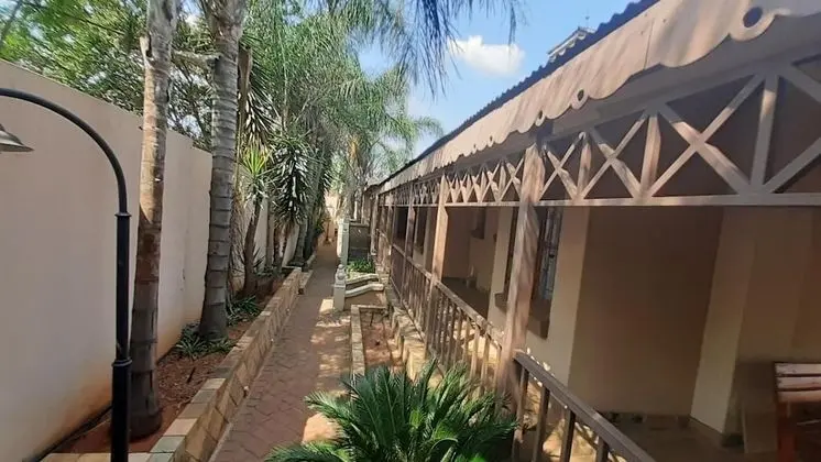 Karl Heyne Guesthouse Double Room