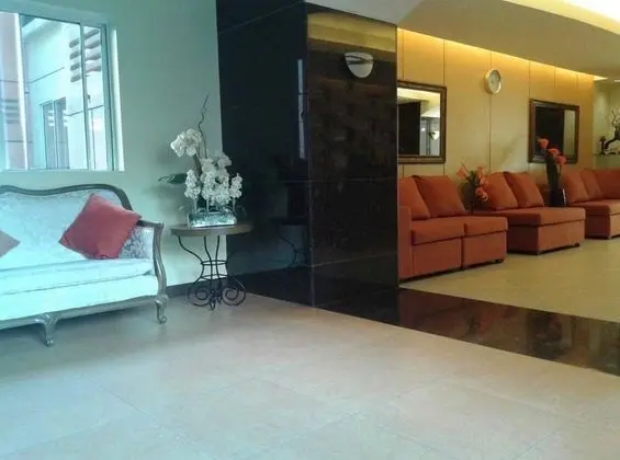 KarLa's Place at Chateau Elysee - Lobi