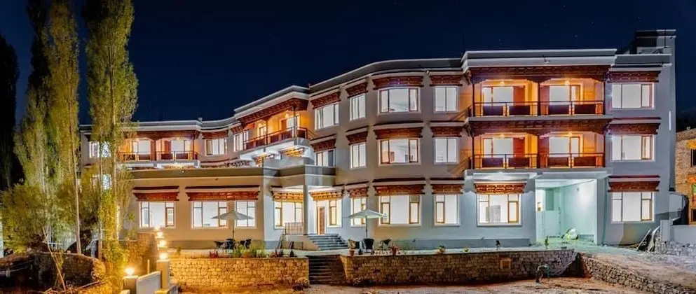 Hotel Karma Residency - Dış Mekan