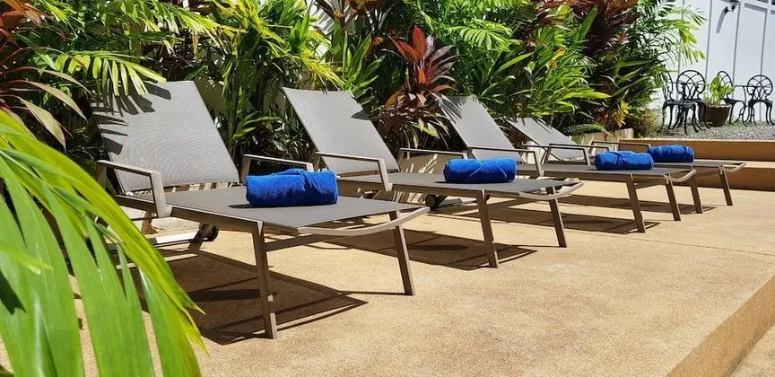Karon Beach Pool Hotel - Dış Mekan