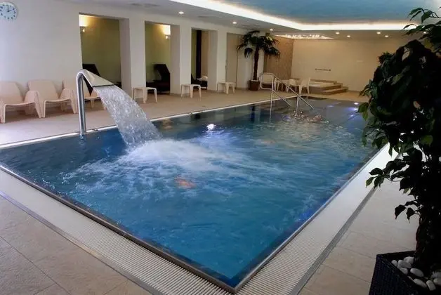 Hotel Karpatsky Dvor - Havuz