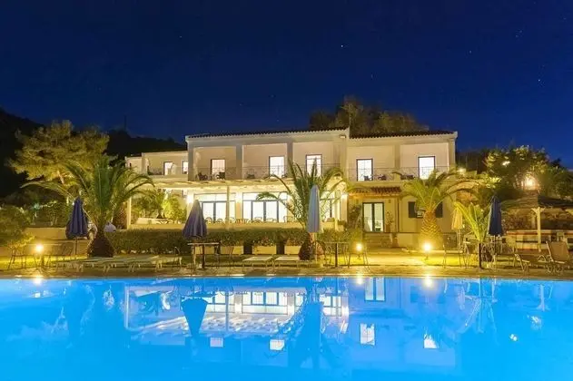 Karras' Star Hotel - Havuz