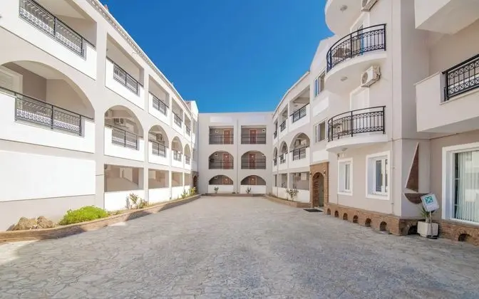 Karras Hotel - Dış Mekan