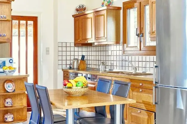 Villa Karteros with private pool - Mutfak