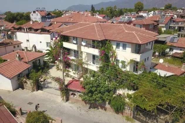 Karya Apartments