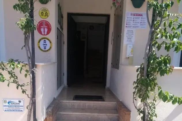 Karya Apartments - Lobi