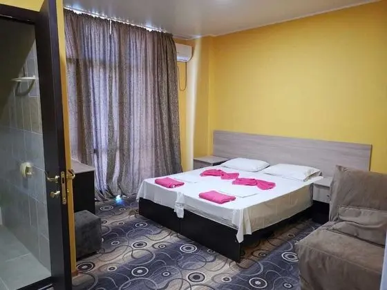 Kashahi Hotel