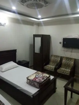 Hotel Kashmir Inn
