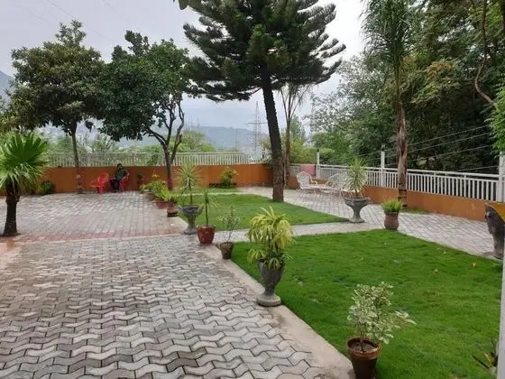 Hotel Kashmir Lodge Muzaffarabad - Dış Mekan