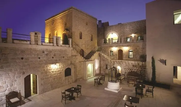 Kasr-ı Nehroz Hotel