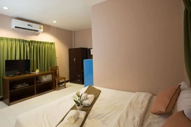 Kata Beachwalk Hotel and Bungalows - Oda
