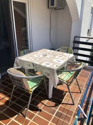 Kate - With Nice View - A3