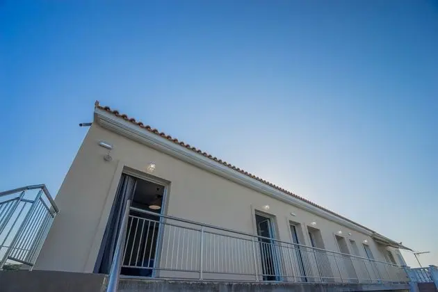 Katsaros Deluxe Apartments II - Dış Mekan