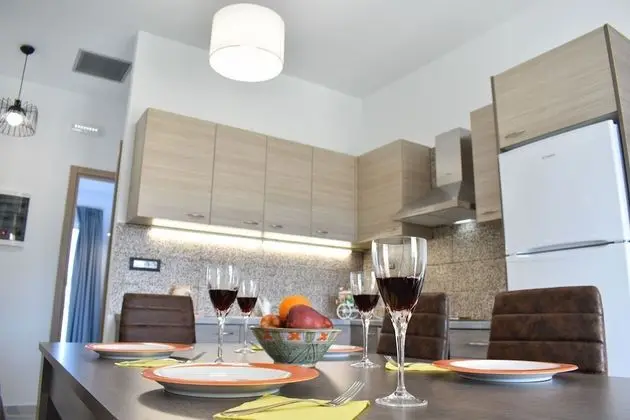 Katsaros Deluxe Apartments II - Mutfak