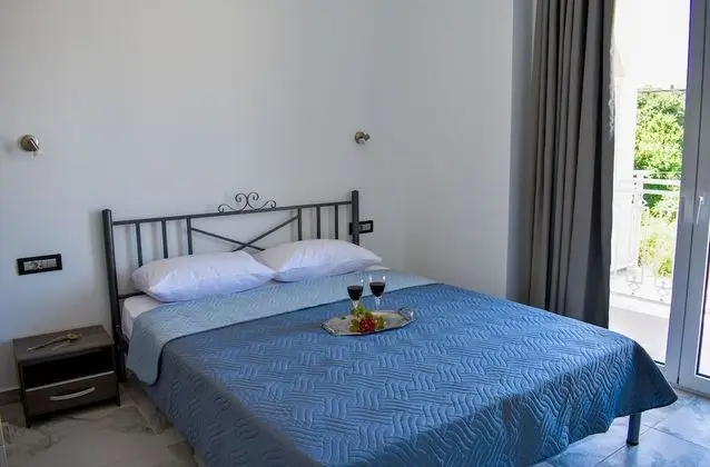 Katsaros Deluxe Apartments - Oda