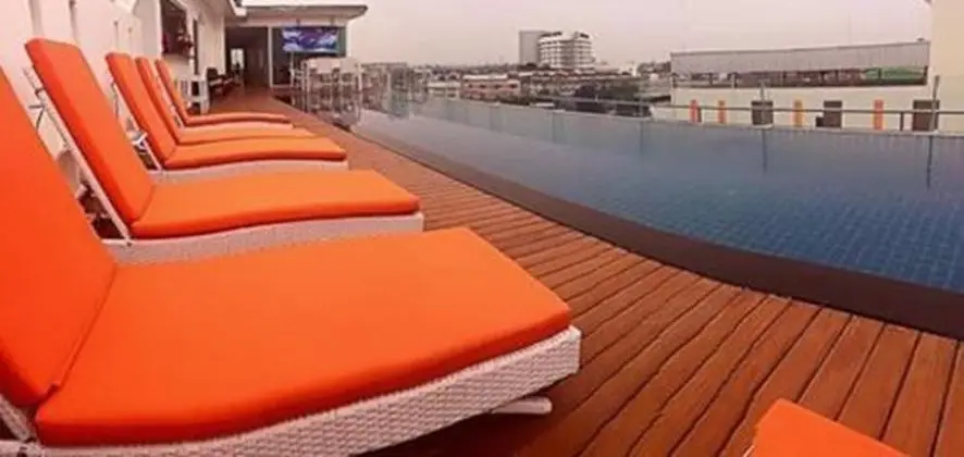Kavin Buri Green Hotel - Havuz