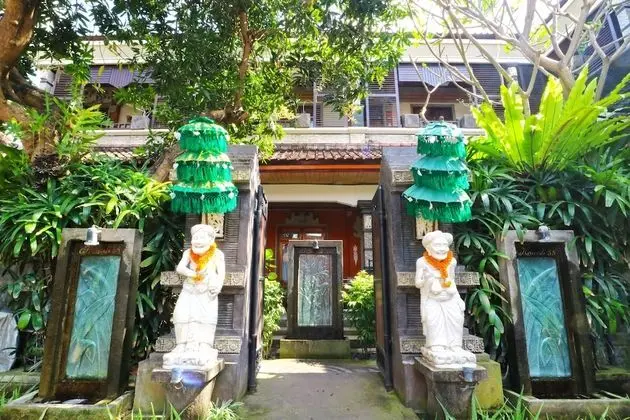 Kawali Homestay Kuta - Dış Mekan