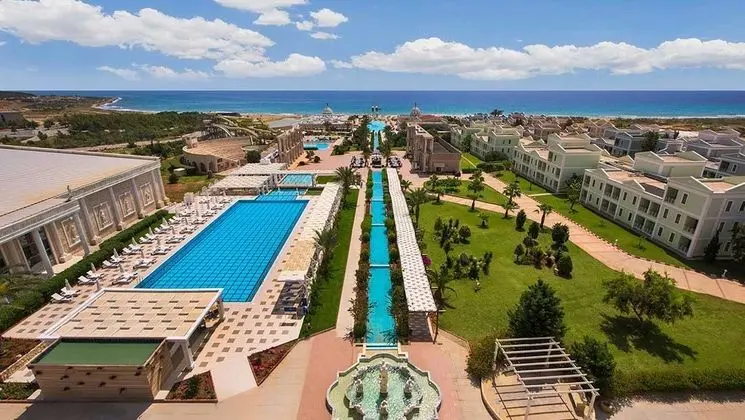 Kaya Artemis Resort & Casino - Havuz