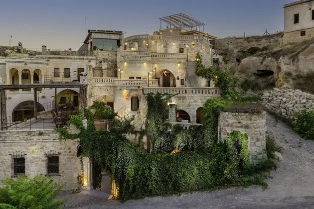 Kayata Cave Suites