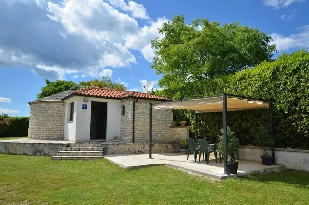 Kazun in Zminj With 1 Bedrooms and 1 Bathrooms - 1