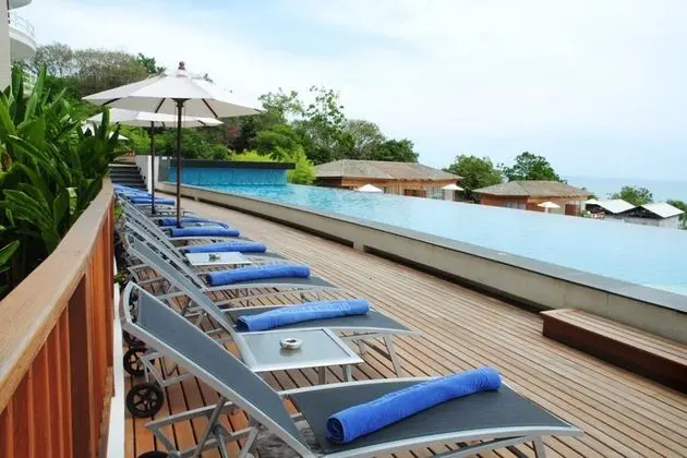 KC Resort and Over Water Villas - Havuz
