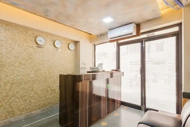 Hotel KC Palace - Lobi