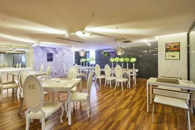KE Hotel International Convention and Exhibition Center Shenzhen - Yerinde Yemek