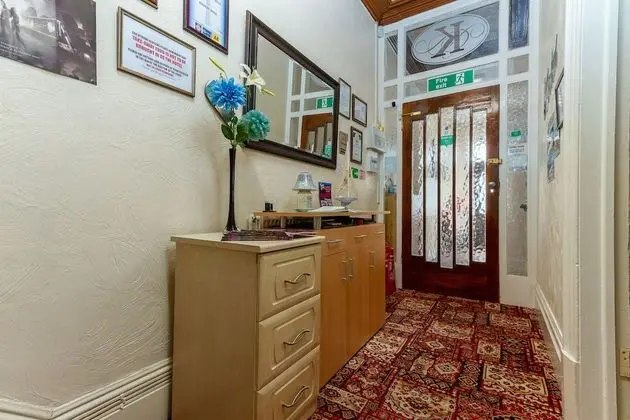 Keighley House - Lobi