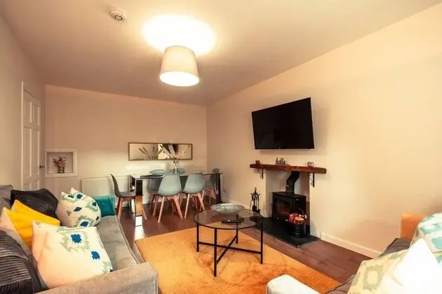 Kellas Cottage - Newly Refurbished 2 Bed Cottage w Private Parking - Oda