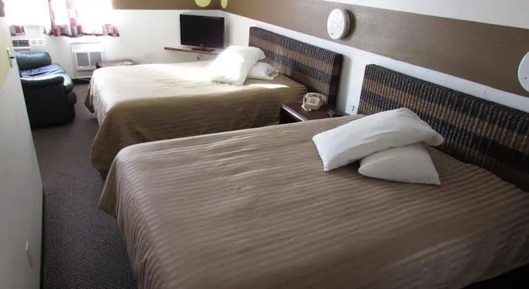 Kennewick Suites