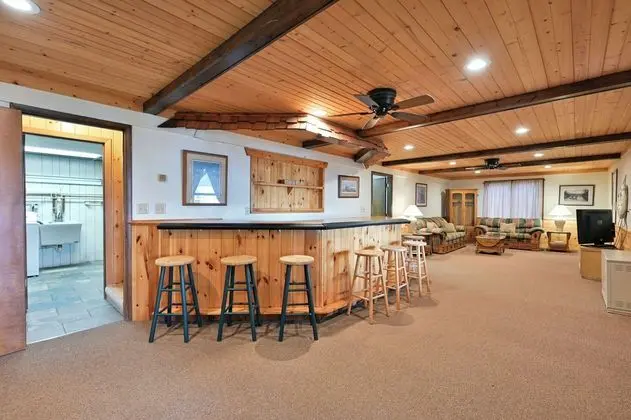 Kenny Lodge - İç Mekan