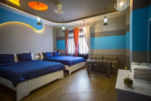 Ken's Backpackers Hotel