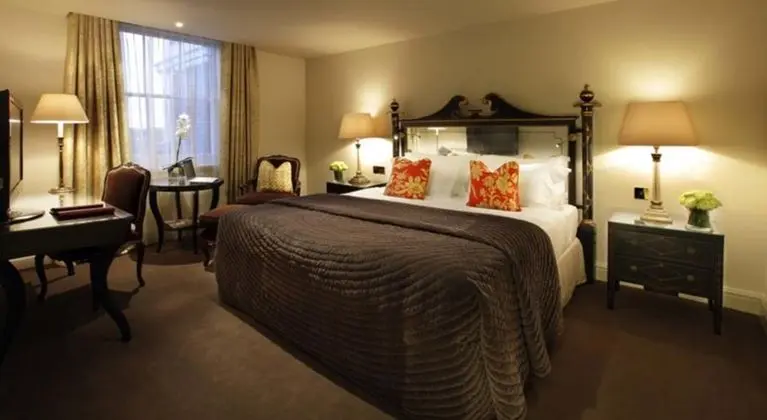 The Kensington Hotel - Genel
