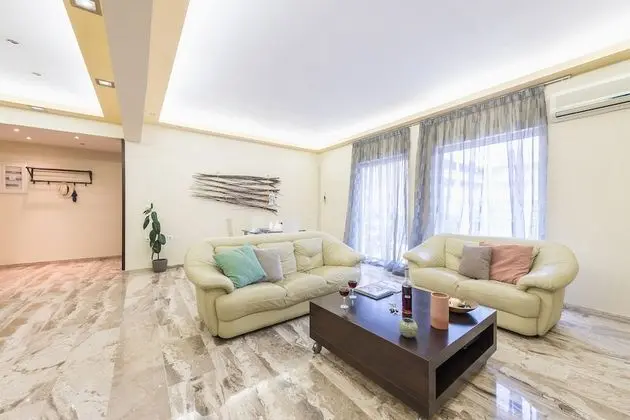 Keramikos Flower Power Residence