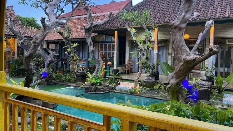 Keris Art Shop and Villa Telaga Wana