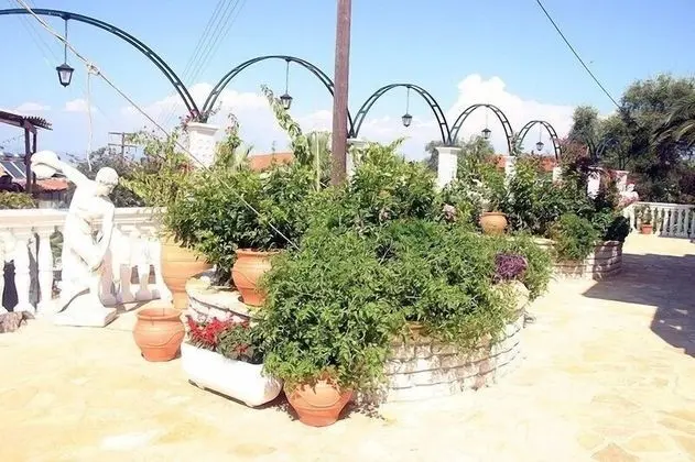 Kerkyra Beach Apartments - Dış Mekan