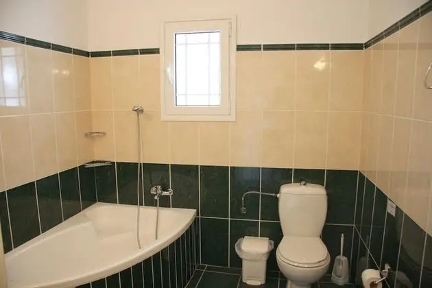 Villa Kerkyroula Large Private Pool Walk to Beach Sea Views A C Wifi Car Not Required - 1972 - Banyo Tipleri