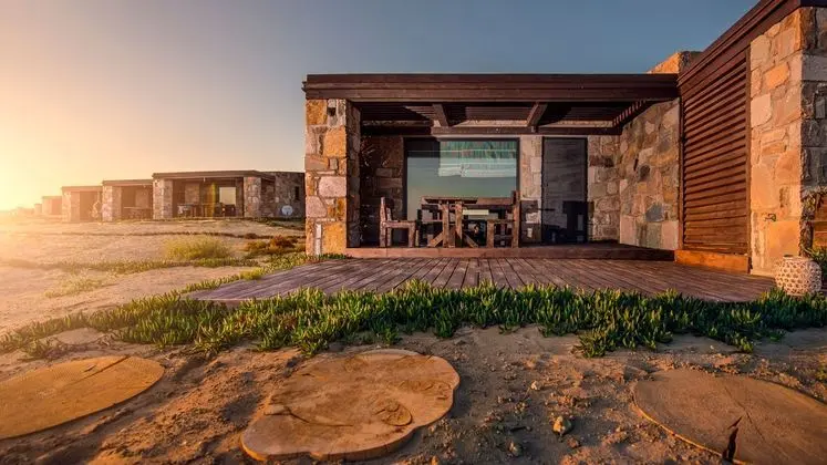 KEROS BLUE LUXURY ROOMS & VILLAS IN WILDERNESS