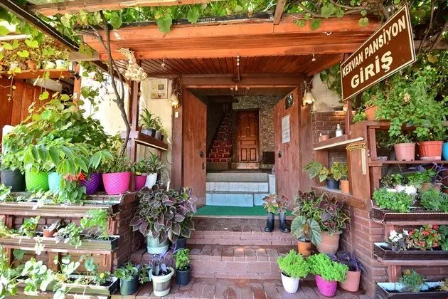 Kervan Konuk Evi / Pasiyon - Giriş
