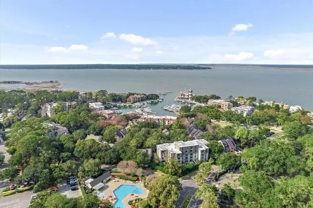 Ketch Court 891