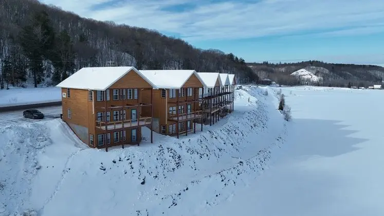 Keweenaw Waters Resort - Dış Mekan