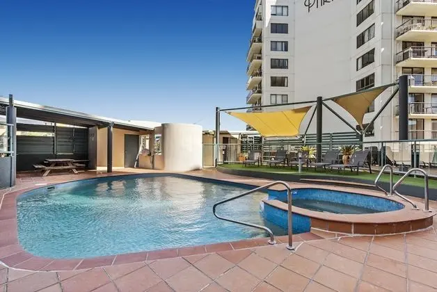 Key Largo Apartments - Havuz
