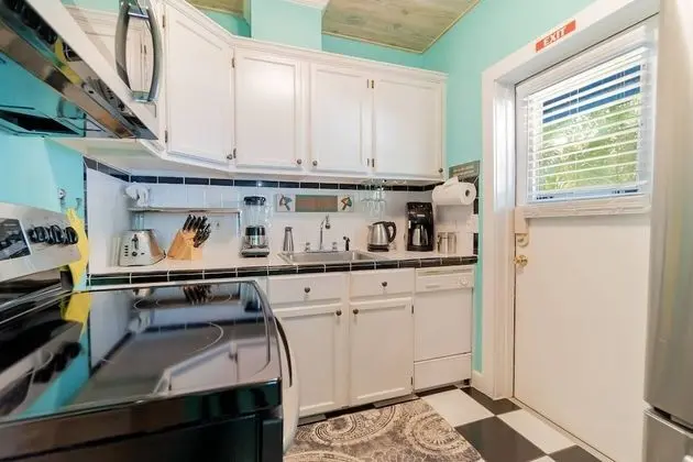 Key West Cottage Vacation Rental, Beach, Shops & Restaurants! - Dış Mekan