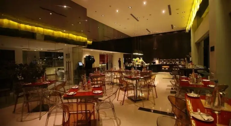 Keys Select by Lemon Tree Hotels, Pimpri, Pune - Yerinde Yemek