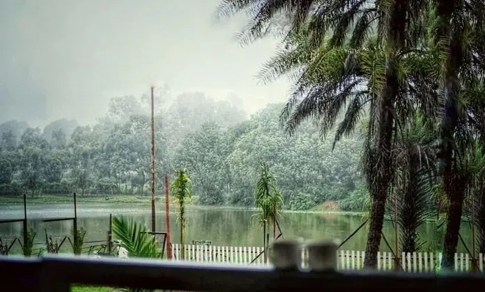 Khalsa Lake View Resort