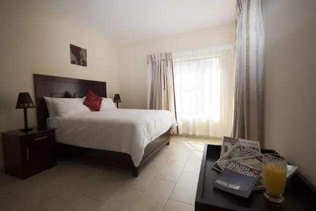 Khamanzi Lodge and Tours - Oda